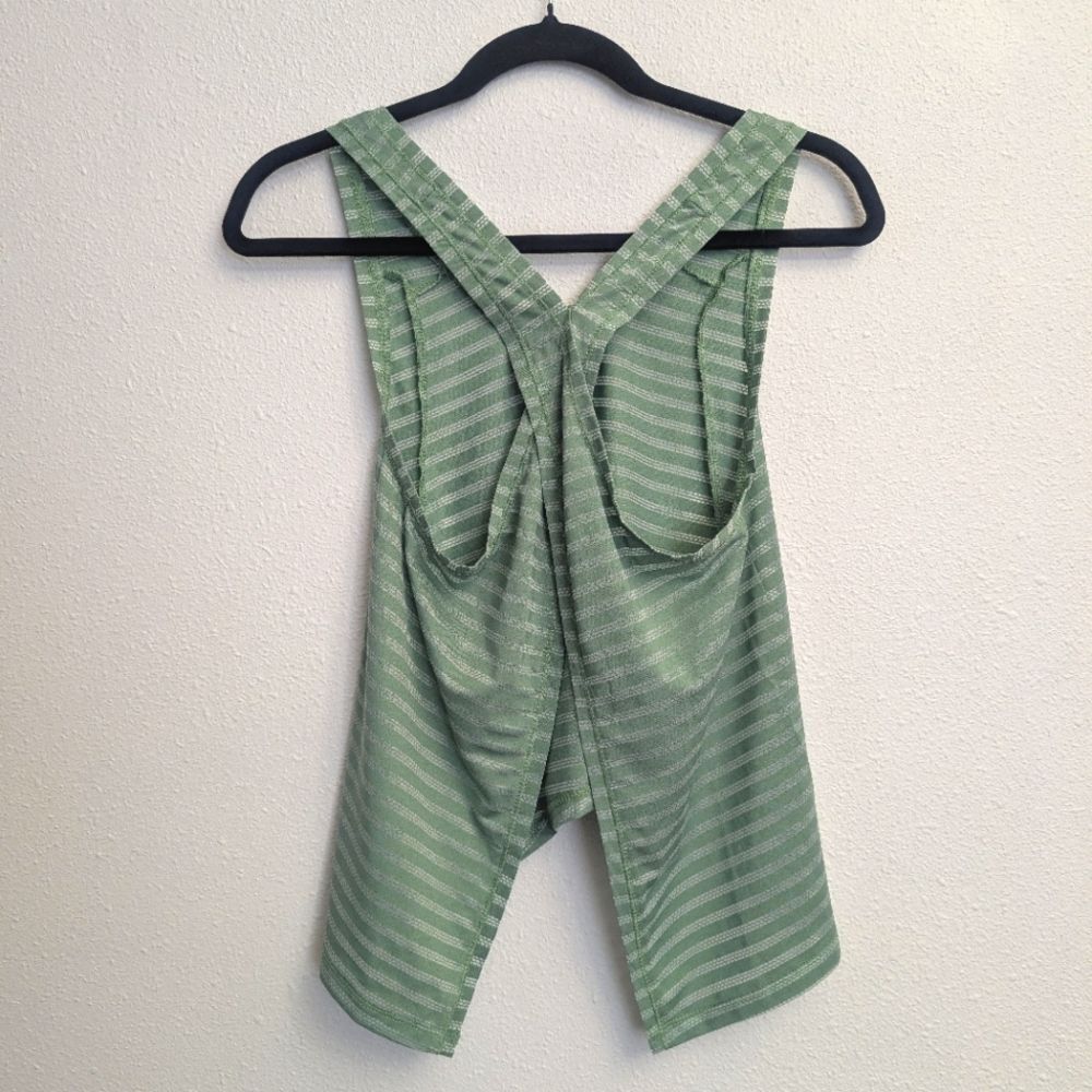 ZYIA Active Forest Nimbus Split Open Back Athletic Tank Top Green Stripes - Picture 4 of 6